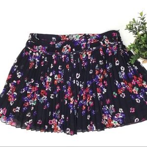 American Eagle Mini Skirt Accordian Pleats Floral